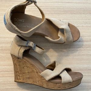 Toms Wedges Size 7
